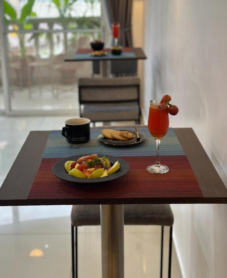 Guided Hospitality - Luxury Accommodations Lagos Bagian luar foto