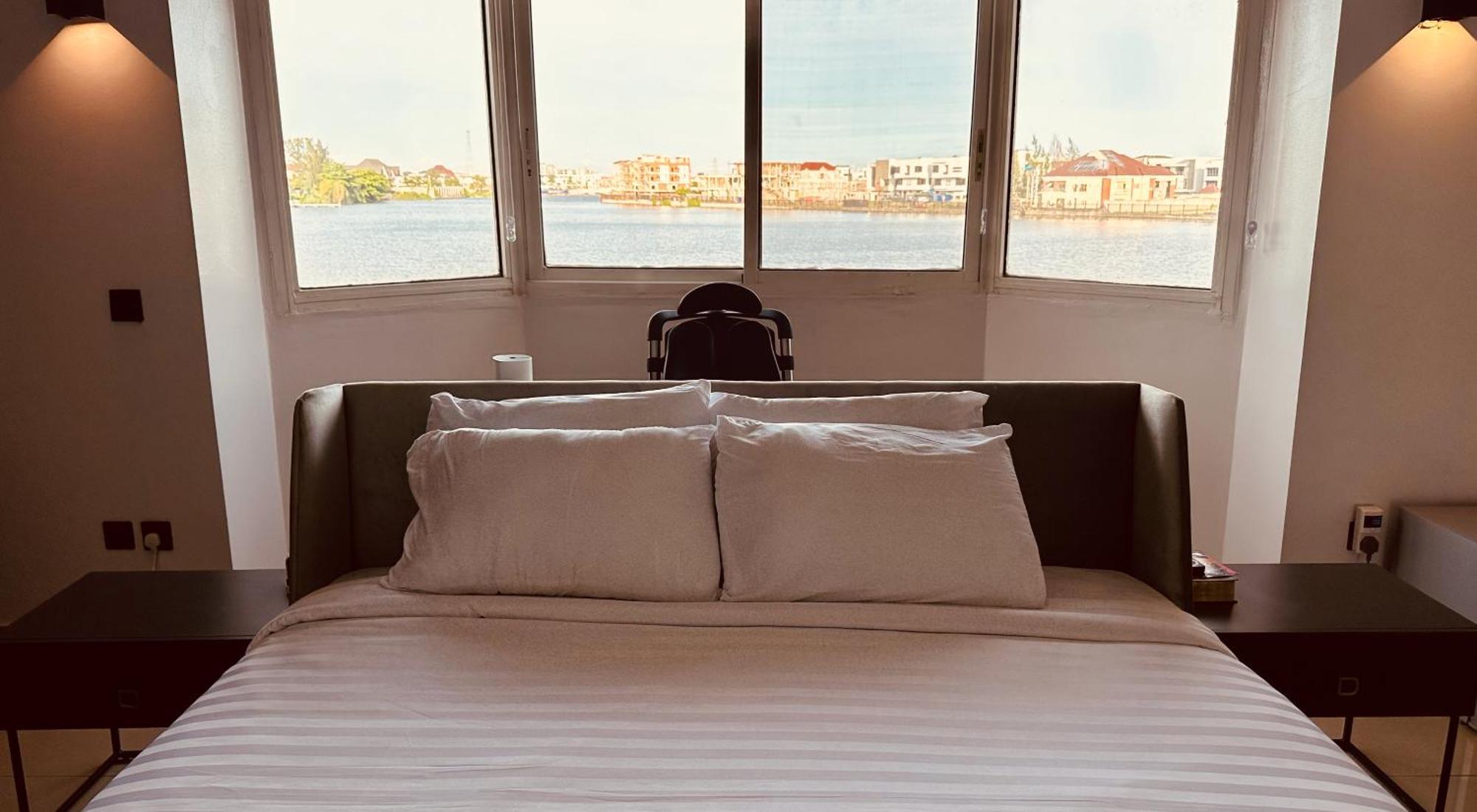 Guided Hospitality - Luxury Accommodations Lagos Bagian luar foto