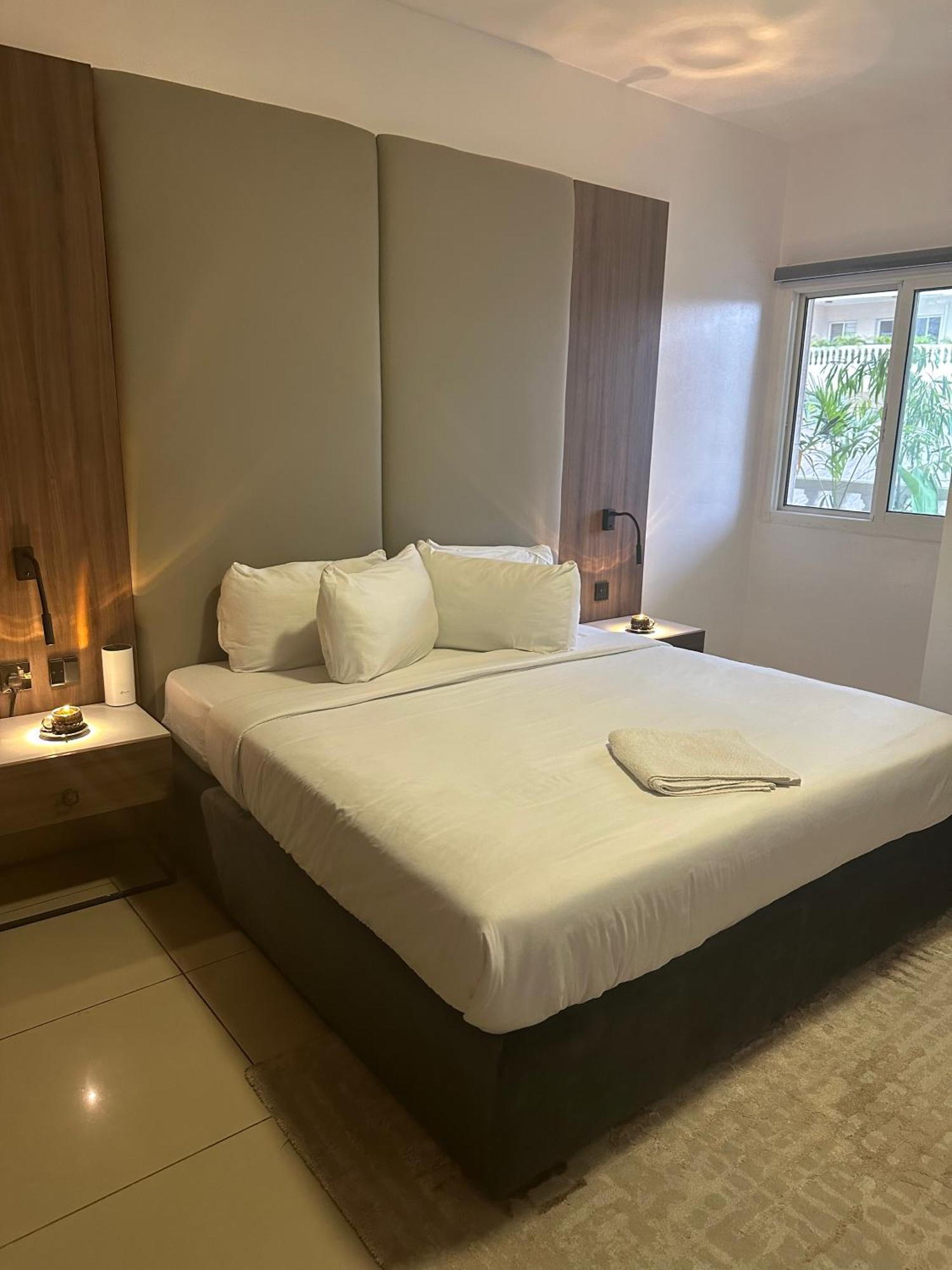 Guided Hospitality - Luxury Accommodations Lagos Bagian luar foto