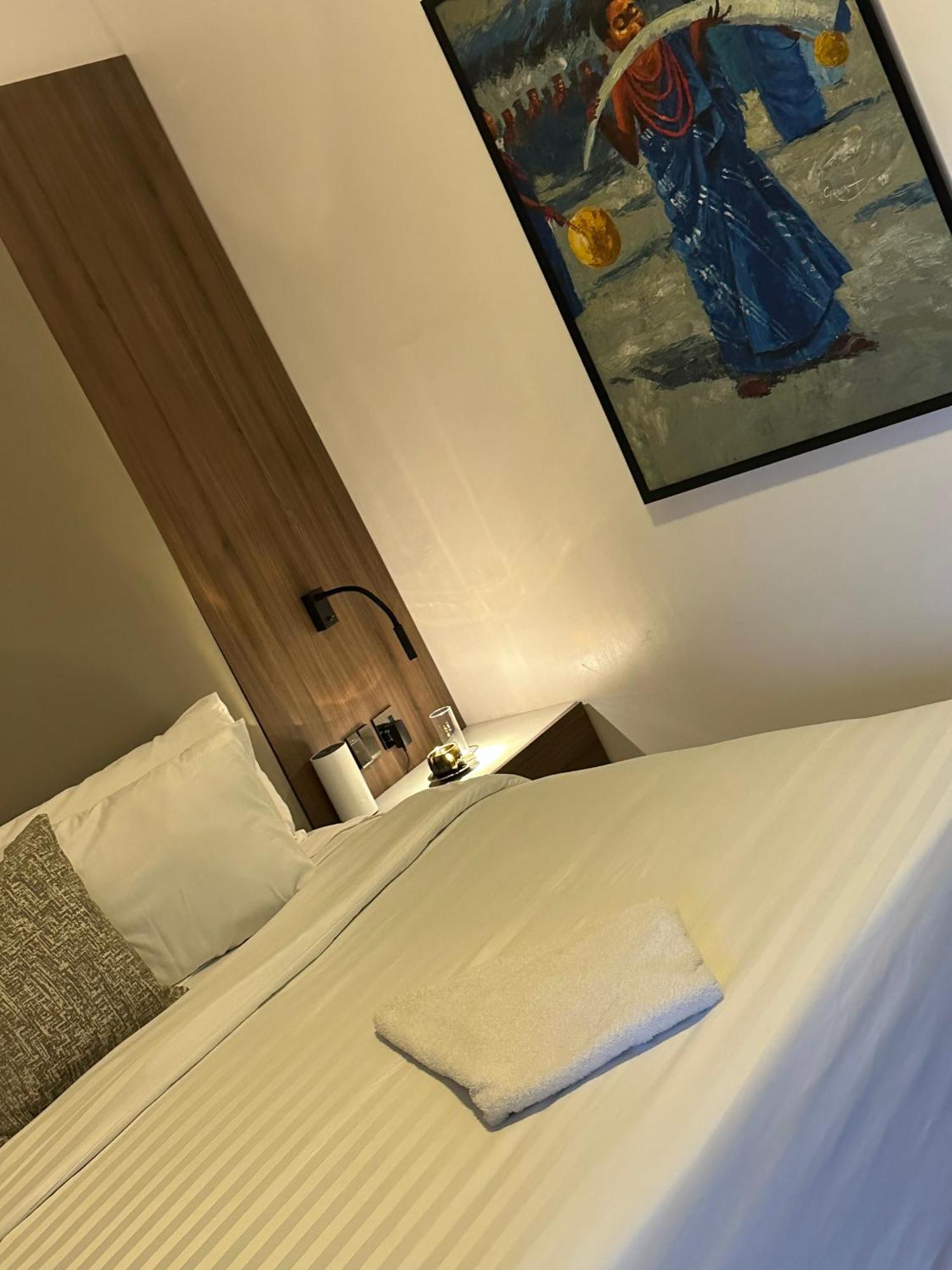 Guided Hospitality - Luxury Accommodations Lagos Bagian luar foto